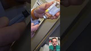 SECRET TO HOW DOCTORS GIVE A SHOT!! 💉 😱 #shorts #satisfying