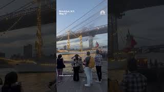 Mexican Navy Ship crashes into New York City's Brooklyn Bridge