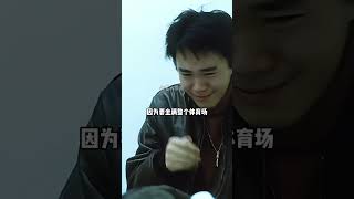 拍少林足球需要4萬群演，周星馳僅用一招，不花一分錢就完美解決