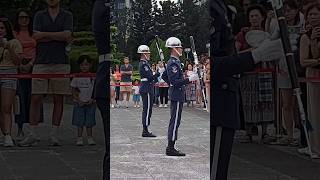 禮兵操槍 離手10轉 #空軍儀隊 #中正紀念堂 #禮兵交接 2025.07.08