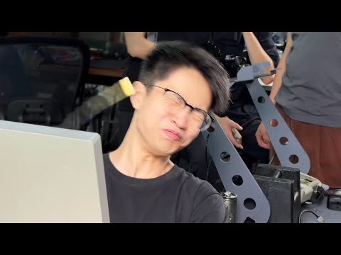 被新員工打了。