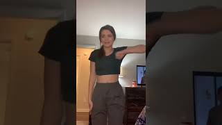 Energetic dance routine to a catchy beat#dancevideo #energeticdance #catchytune #funmoves