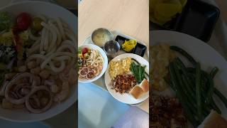 Seafood Udon Salad Lunch! The staff crack me up😆 #foodie #koreanfood #korea #lunch #cafeteria #asmr