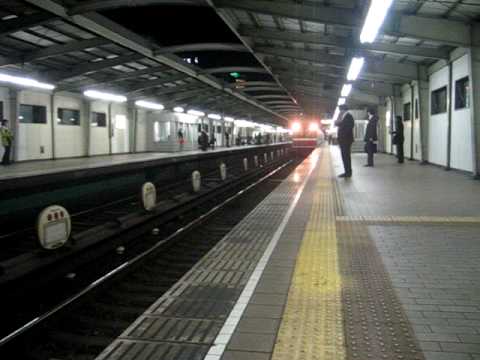 御堂筋線　西中島南方駅より