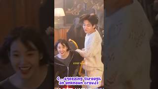 태형과 아이유의 상호작용이 너무 귀엽다 🥺😘 #반바지 #태형 #아이유 #귀엽다