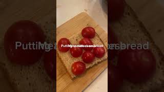 Making the space sandwich from Roblox! #nostalgia #bloxycola #roblox #diy #food