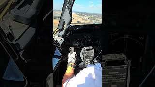 Low Level Windshear Alert #aviation #pilot #boeing #flight #b737 #cockpit #landing #shorts