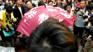 反鷹抗暴遊行 (雨傘怪客撐禿鷹)1/2