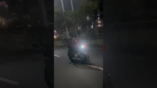 #yamhar15v4 #viralvideo #trendingshorts #newyamahar15v4 #rider #yamahabikers #likeforfollow #riderlo