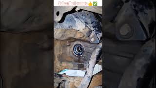 FRONT AXLE SEAL LEAKED REPLACEMENT 👍✅ #cars #motormechanic #carrepair #axleseal #smartwork #shorts