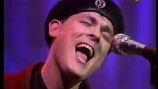Associates - Fire to Ice - Hit Studio International 1990