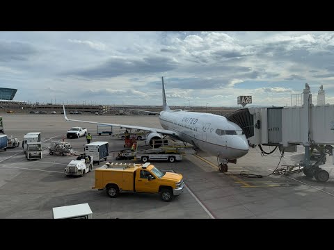 (The scenic way in the sky) United Airlines UA1953 Calgary (YYC) - Denver (DEN) 3/13/2025 B737-800