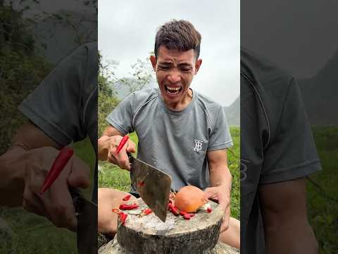 How to Chop Chili Without Burning Your Eyes – Survival Hack