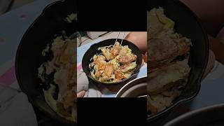 屋拎vlog #鑄鐵鍋 #煎餃 #煎蛋  #vlog #cooking #美食 #露營 #露營料理 #料理