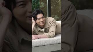 ジャニーズショップ【松本潤】ポートレートシリーズ発売！メイキング動画をお届けします。商品の詳細は公式Twitter、公式オンラインサイトをご覧ください。 #shorts