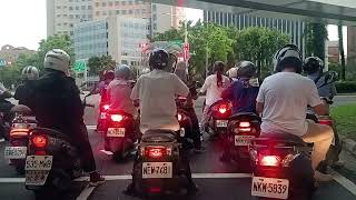 環境聲音 開車 新龍公園 瑞安街214巷 建國南路二段 建國高架道路汀洲路三段地下道 水源快速道路 中正大橋 環河西路二段江子翠景觀河濱公園 435藝文特區停車場新北市板橋區江翠水岸特區停四平面停車場