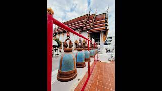 Wat Rakhang – Peaceful Spot by the River! 🛶✨ #travelthailand #templevlog #buddhism