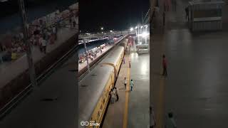 🚆 train ki #trainhorrorstory #railway #traintales #indianrailways #railfacts