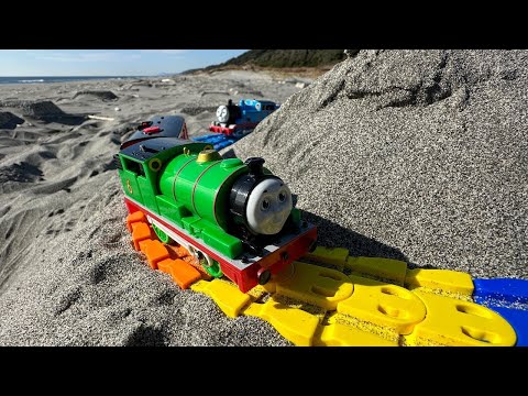 Thomas & Japanese Trains ☆ Sand Mountain Gimmick Outdoor Edition