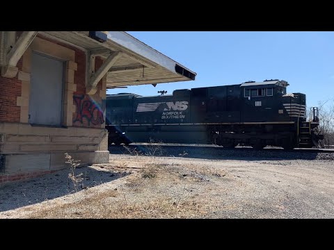 Norfolk Southern 1111 Caught leading in Delta Ohio￼￼