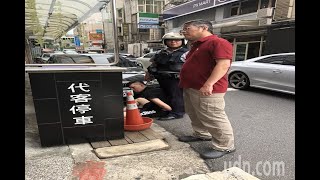 獨／刑警大街上逮詐欺車手 路人嗆「壞人打死他！」