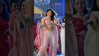 Your cue to slay the sangeet like K3G 💃 #bolechudiyan #kareenakapoorkhan #jatinlalit
