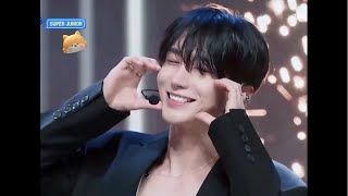 Let's watch "Music Bank" together