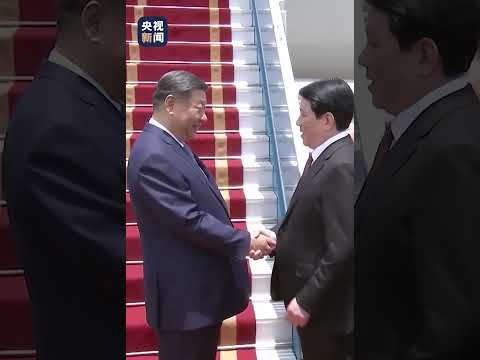 4月14日，中共中央总书记、国家主席习近平抵达河内对越南进行国事访问。