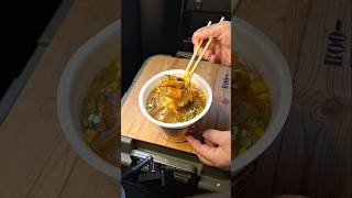 【車中飯】味噌ラーメンに赤からもつ煮込み【ちょい足し】