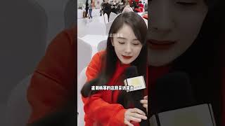 楊冪一段採訪曝光，揭開吃飯細嚼慢咽的真相，意外暴露了身體秘密