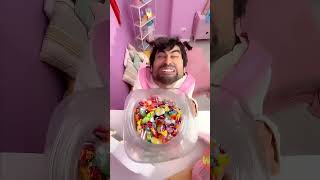 WOW ! ABDOS EN CHOCOLAT 🍫 LE CHIEN RÉAGIT #animauxdrôles #chien #chocolat #astuce #mangerenscachette