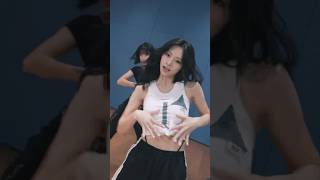 TZUYU "Run Away" Choreography Video (Moving Ver.) Highlight #TWICE #TZUYU #쯔위 #abouTZU #RunAway