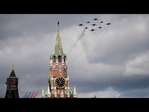 Moscow airports briefly shut down amid second night of Ukrainian drone attacks, authorities say