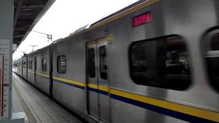 4027次區間快車五堵站通過