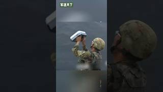 解放军用一个“大饭盒”打下一架无人机！新型反无人机装备首次公开！| 军迷天下