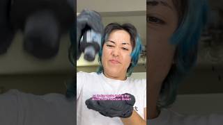 Dying my hair Green before my first date #sorryitsmari #diyhair #hairdye #greenhair #alternativehair