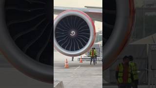 Huge 😳Boeing-777 Engine & Men | Air-India | #shorts #trending #aviation #viralshorts #airindia