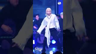 어젯밤 윤정한 금발 진짜 홀리함