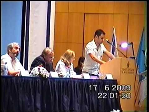 נדב מסיים תואר ראשון