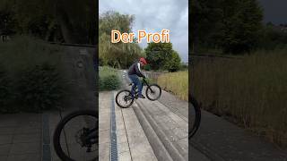 5 Wege Treppen runter zu fahren #mtb #downhilllife #downhillbiking #downhillbiker #downhillmountain