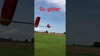 Trying to handcatch an RC-glider during landing - failed #RC #rcglider #rcflying