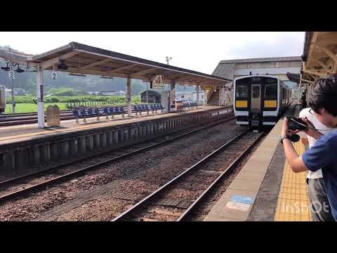 水郡線、常陸大子駅で増結作業