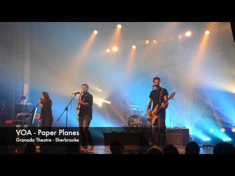 Paper planes live