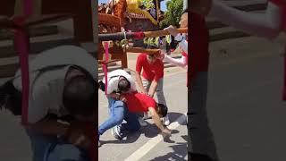 轎伕扛轎起乩馬上又退駕