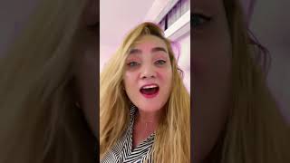 Woman Singing a Song#singingvideo #beautifulwoman #musiclover #catchytune