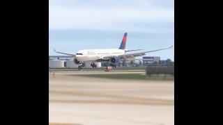 Mind-Blowing Turbulence Encounter Filmed! - 095