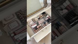 Organize my vanity with me 🤎 #organizedhome #organization #vanity #makeupcollection