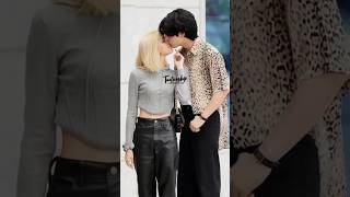 BTS v kiss blackpink lisa😘🙆‍♂️#shorts #bts #blackpink #v #lisa #foryou