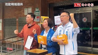 罷免吳思瑤更換領銜人  罷團「鮭魚回郵」寄2000份同意書（地動刪瑤提供）