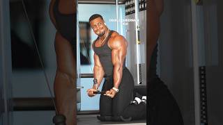 CRAZY Tricep Workout 🔥 5 Exercises 👊🏾 (meals & coaching) link in my bio!